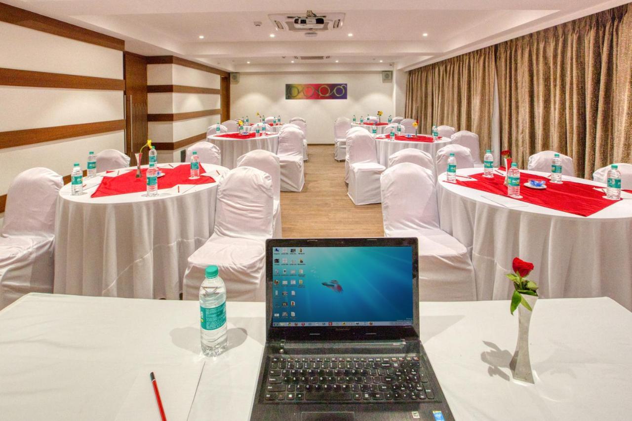 7 Apple Hotel - Viman Nagar Pune Extérieur photo