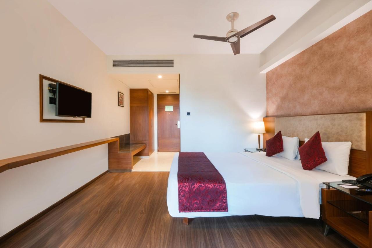 7 Apple Hotel - Viman Nagar Pune Extérieur photo