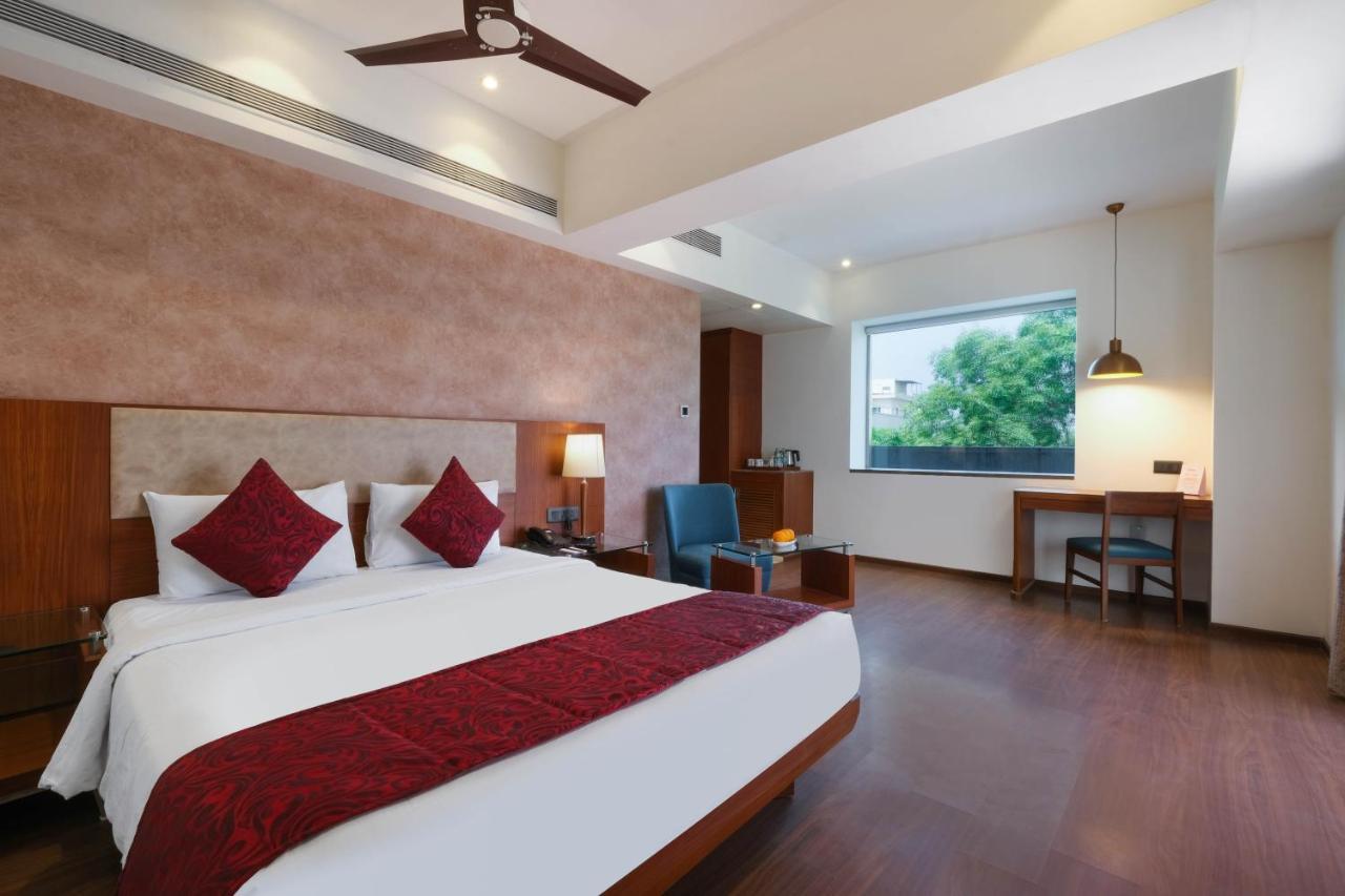 7 Apple Hotel - Viman Nagar Pune Extérieur photo